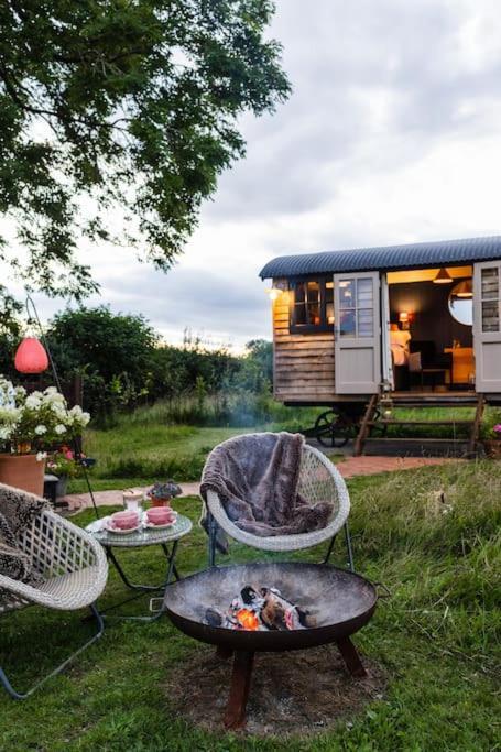 Toadland Shepherd Huts Durham Zewnętrze zdjęcie